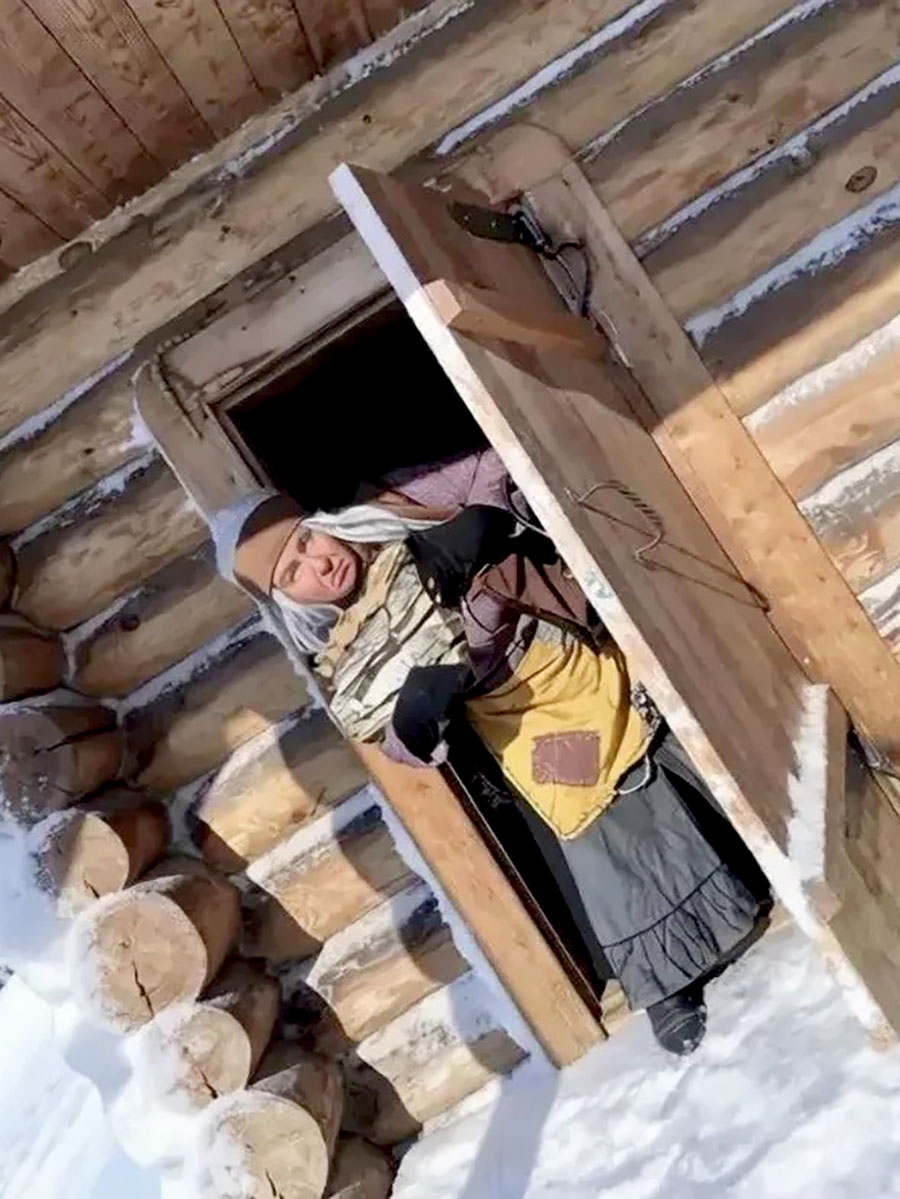 Готовы отправиться в гости к самой загадочной лесной жительнице? Баба Яга ждет вас!